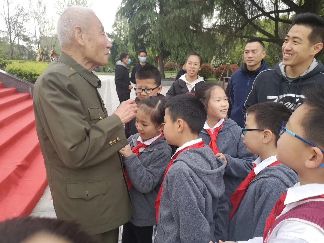 曹民裕.jpg