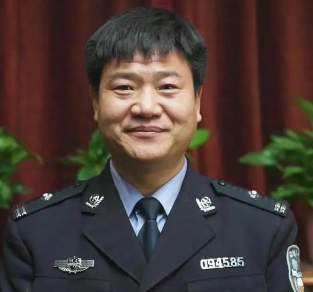 据了解,这位警号为094585的"反诈民警老陈"名为陈国平,在秦皇岛市