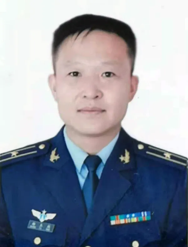 致敬!军魂在警营闪耀