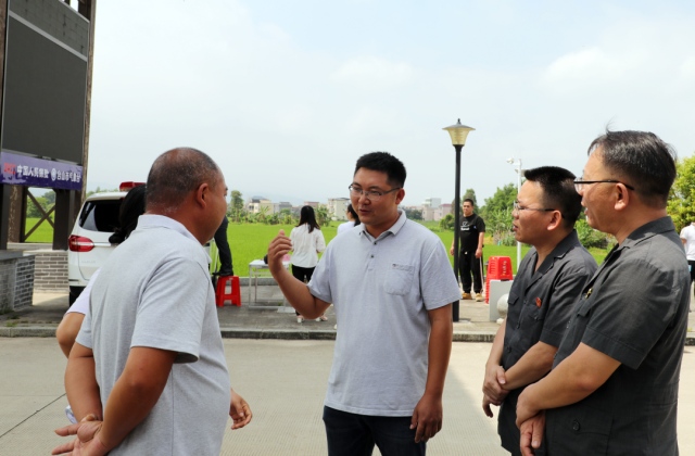 全国人大代表陈奭荣参与纠纷调解 全国人大代表陈奭荣参与纠纷调解