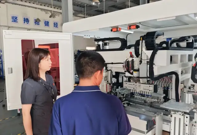 法官在被保全企业走访 法官在被保全企业走访