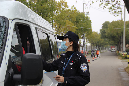 "平安之星"候选人】王佳琴:她从社区居民最信赖的"小王警官"变为花