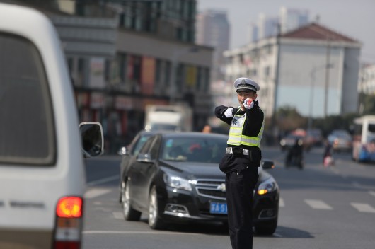 上海交警颜立进:他的执法很严格,他的"粉丝"也很多