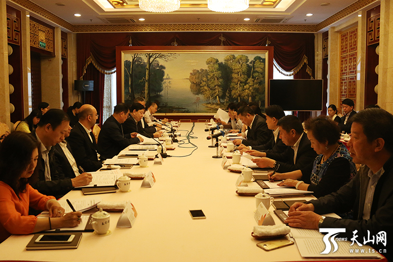 新疆召开外省在疆企业联合会会长工作座谈会